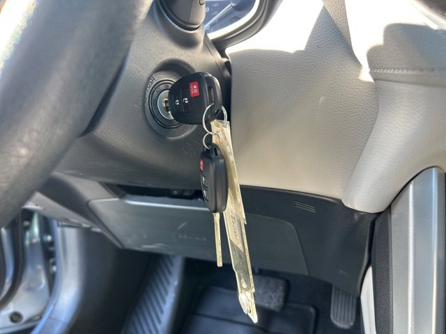 Used 2024 Toyota Corolla Cross L image 27