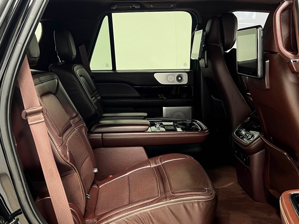Used 2019 Lincoln Navigator Black Label w/ Cargo Package AWD/4WD image 36