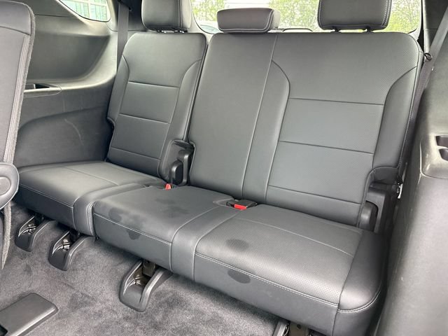 Used 2025 Chevrolet Traverse LT AWD/4WD image 24