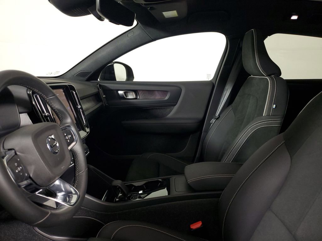 Used 2023 Volvo C40 P8 Recharge Plus image 24