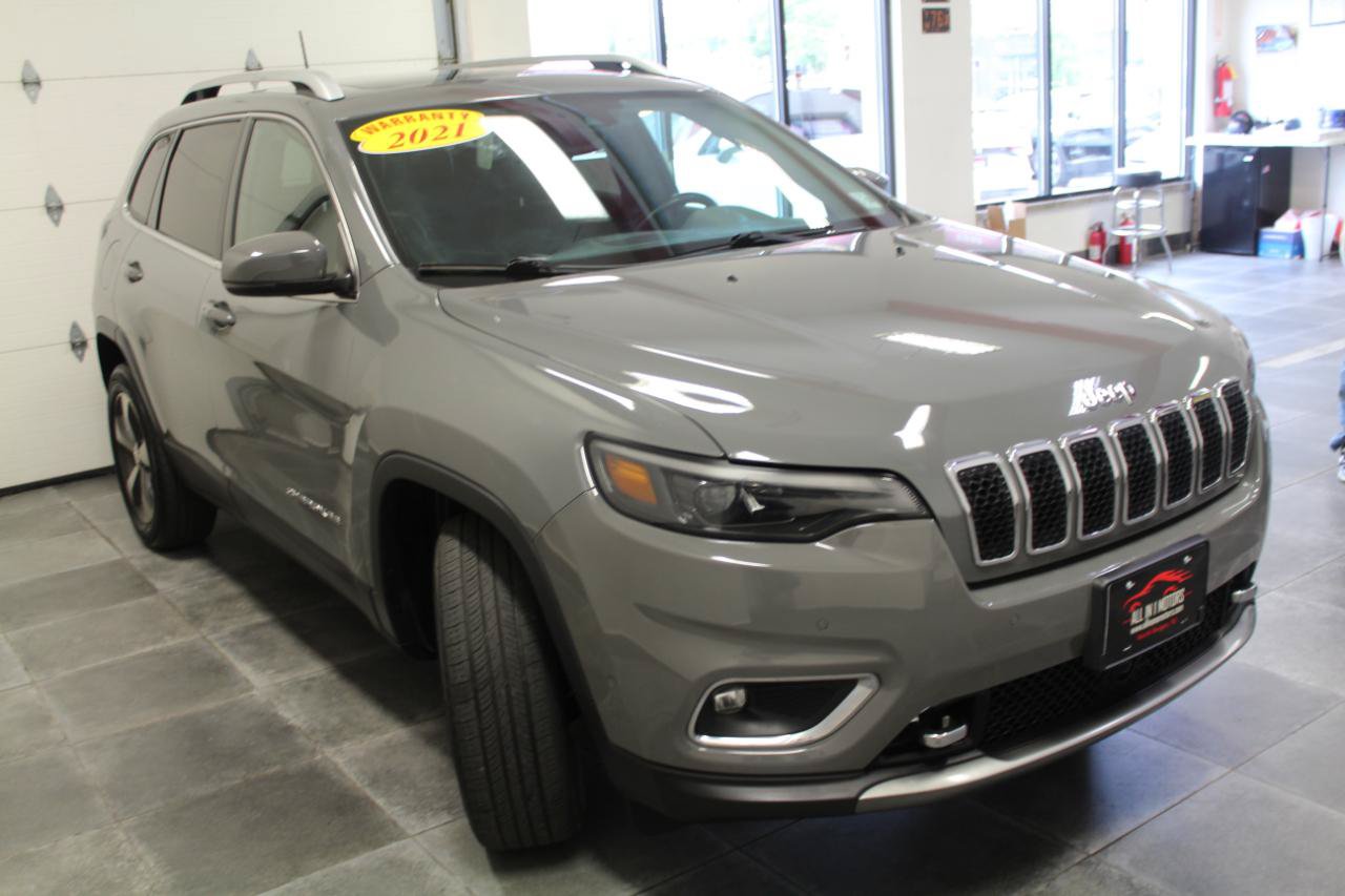 Used 2021 Jeep Cherokee Limited w/ Elite Package AWD/4WD image 3