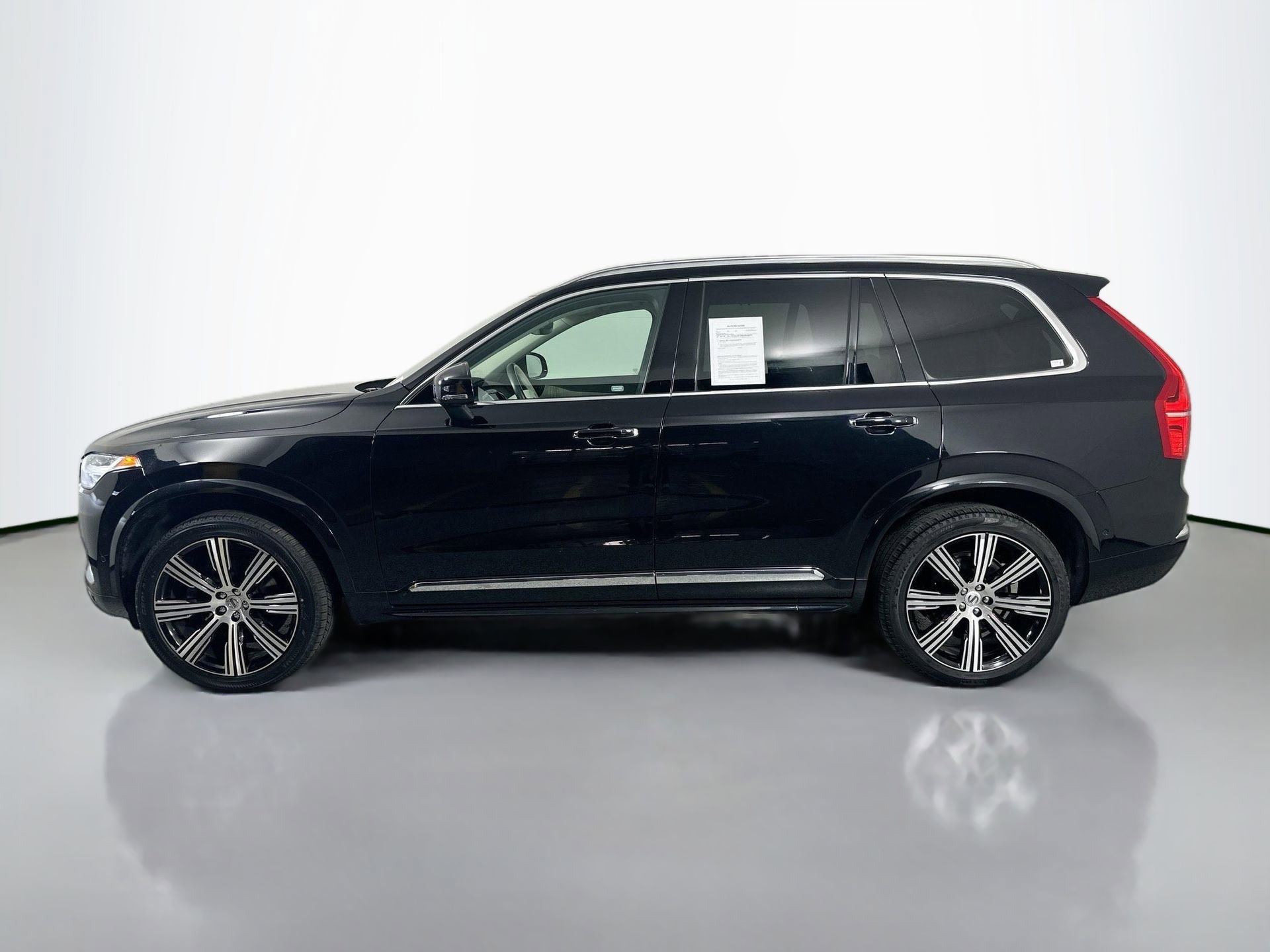 Certified 2024 Volvo XC90 B5 Plus image 9