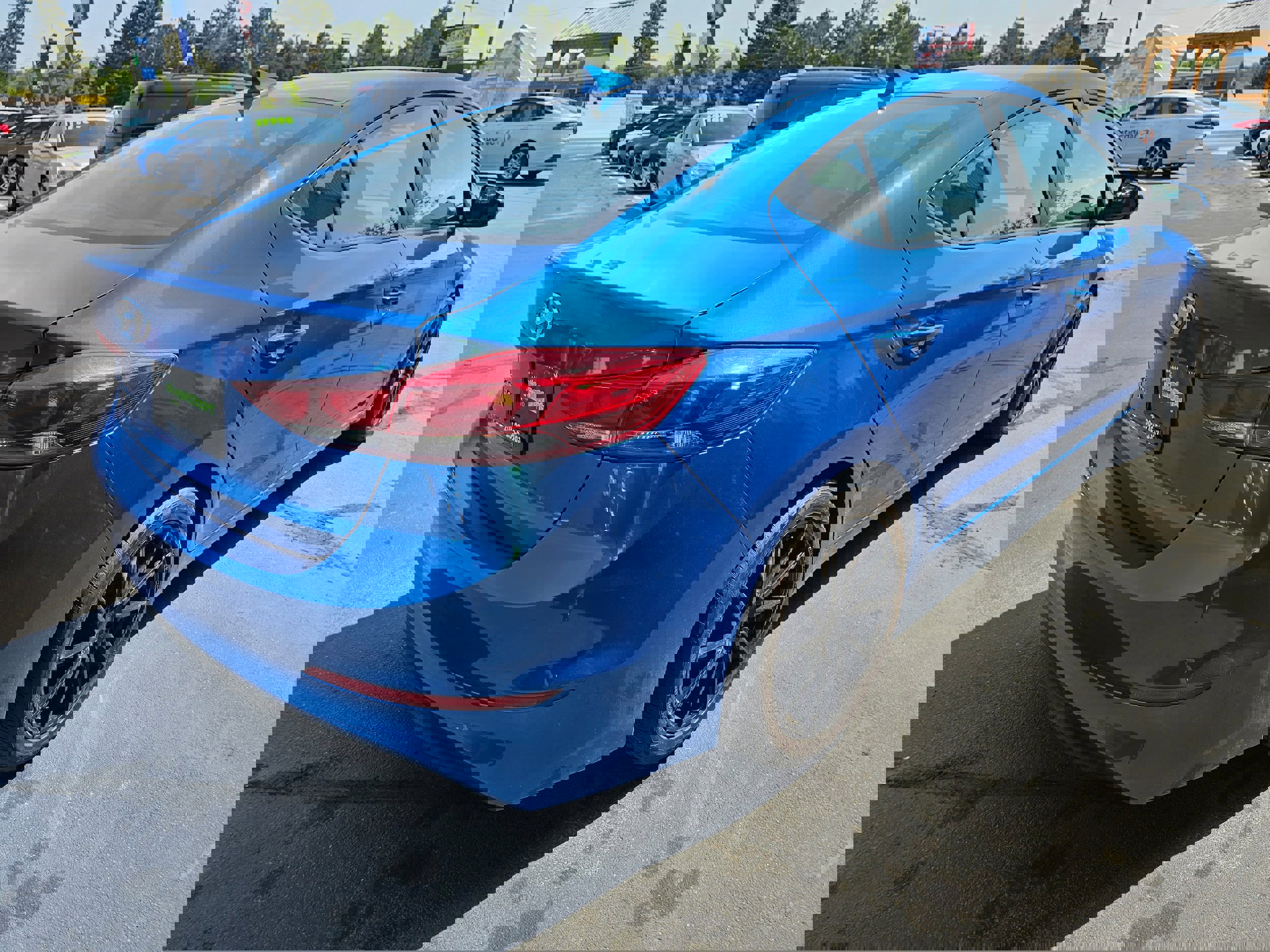 Used 2017 Hyundai Elantra SE image 7