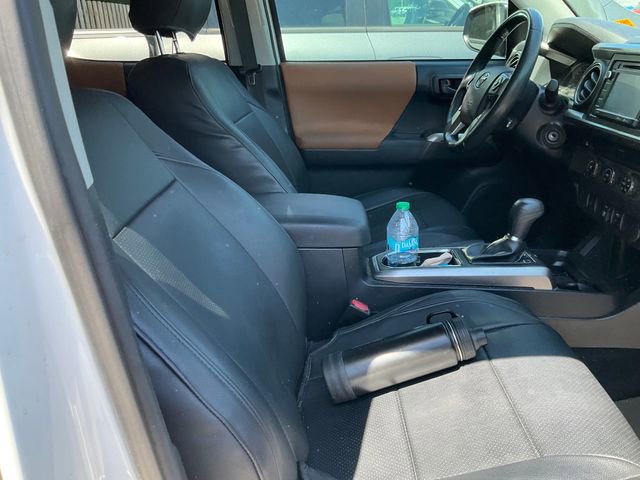 Used 2018 Toyota Tacoma SR5 RWD image 11