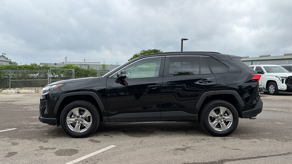 Certified 2025 Toyota RAV4 XLE FWD image 10