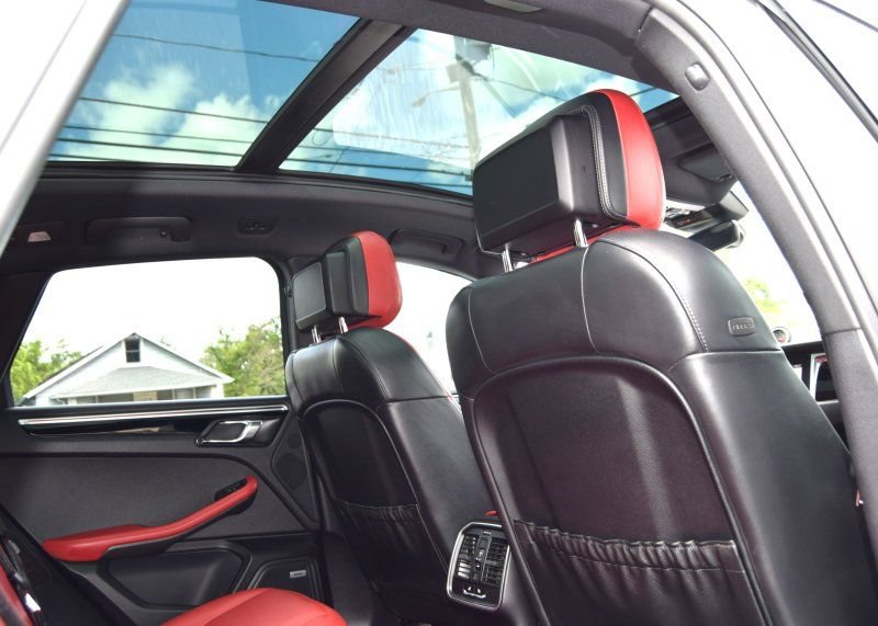 Used 2019 Porsche Macan AWD/4WD image 34