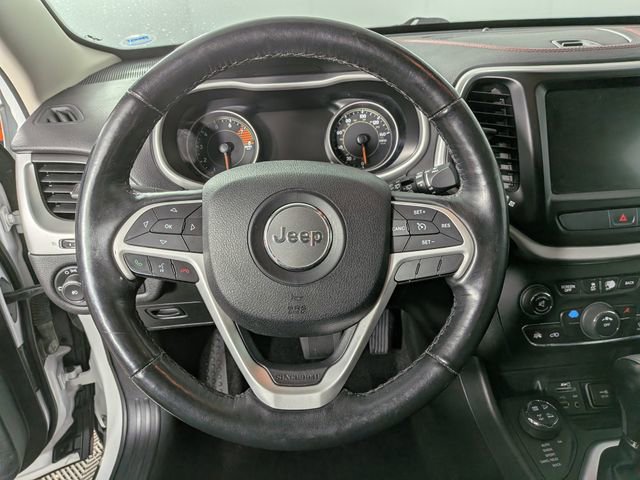 Used 2017 Jeep Cherokee Trailhawk w/ Cold Weather Group image 18