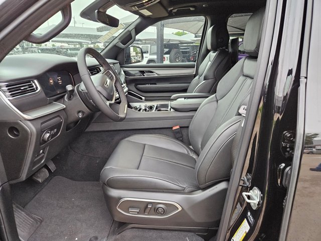 New 2026 Jeep Grand Wagoneer L Limited AWD/4WD image 4