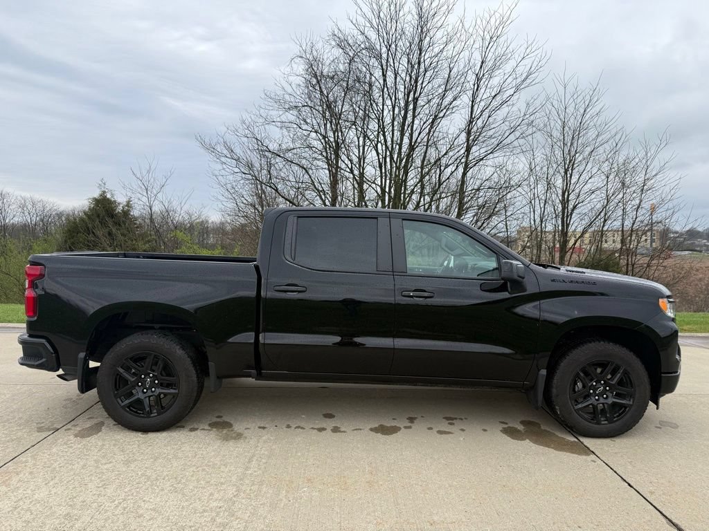 Used 2025 Chevrolet Silverado 1500 RST w/ LPO, Dark Essentials Package RWD image 2
