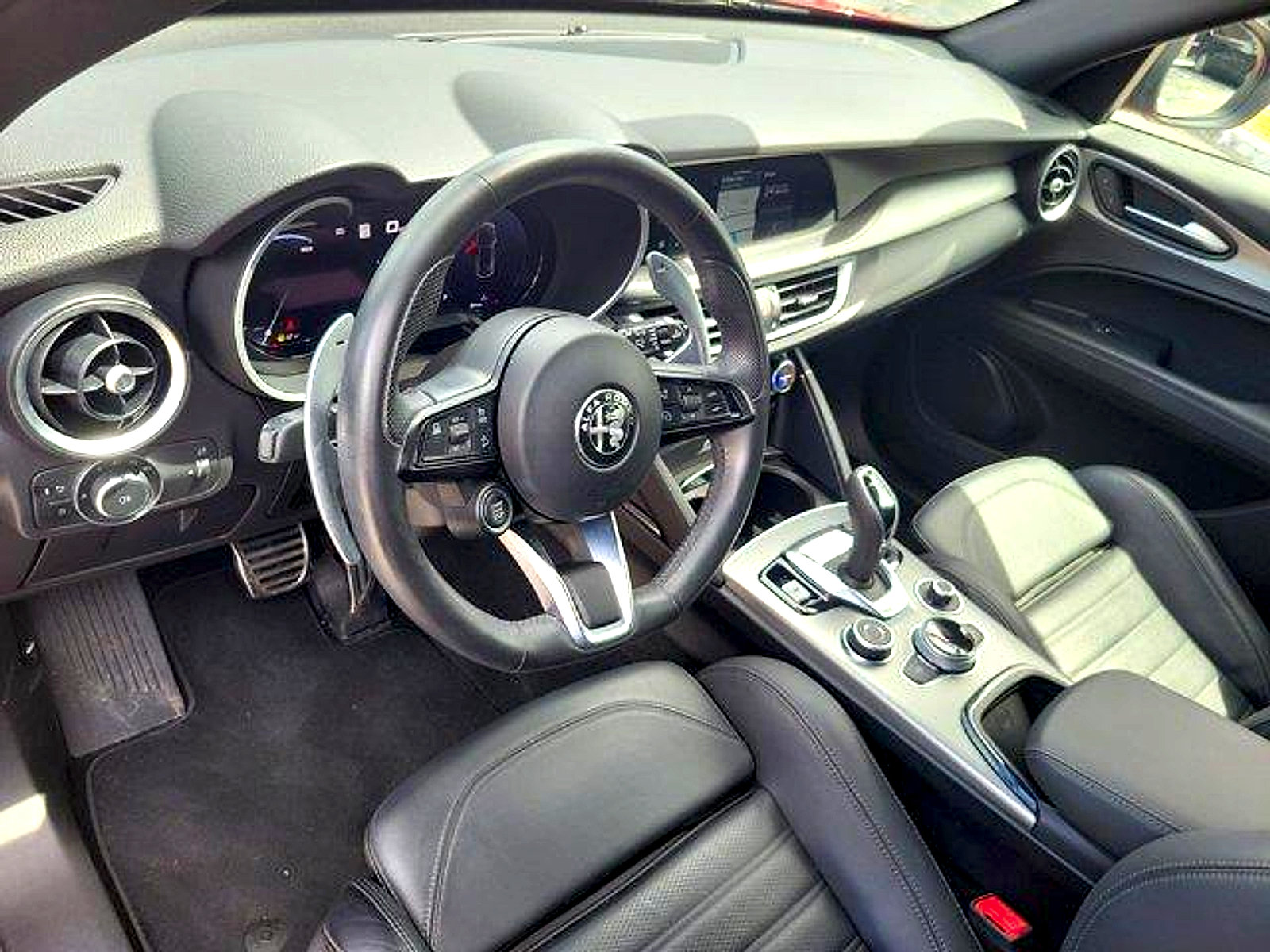 Used 2024 Alfa Romeo Stelvio Veloce AWD/4WD image 21