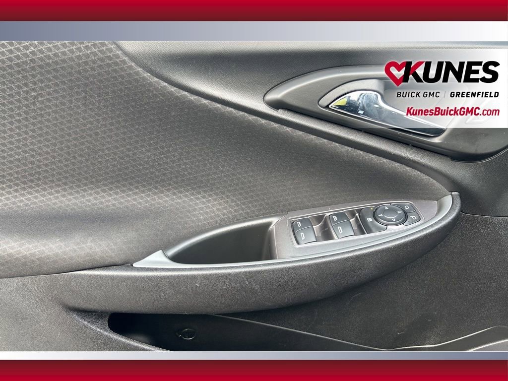 Used 2023 Chevrolet Malibu LT image 24