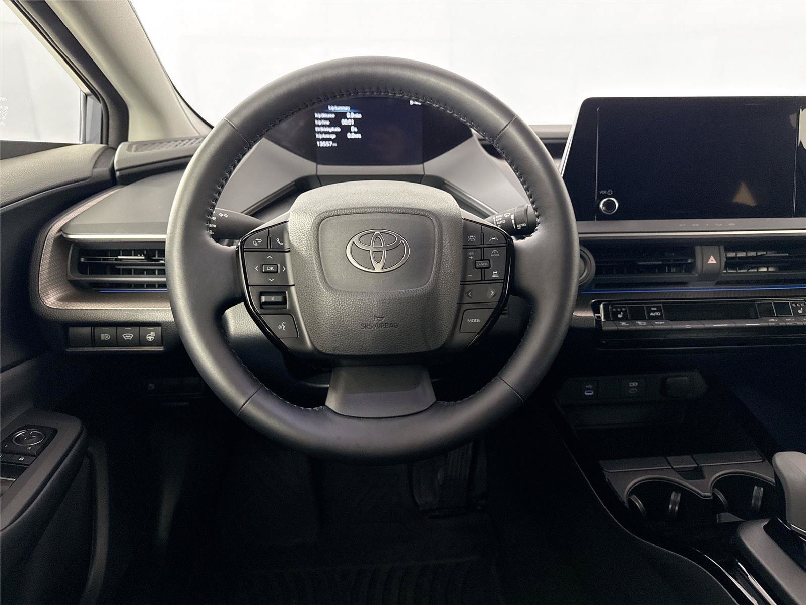 Certified 2025 Toyota Prius XLE FWD image 31
