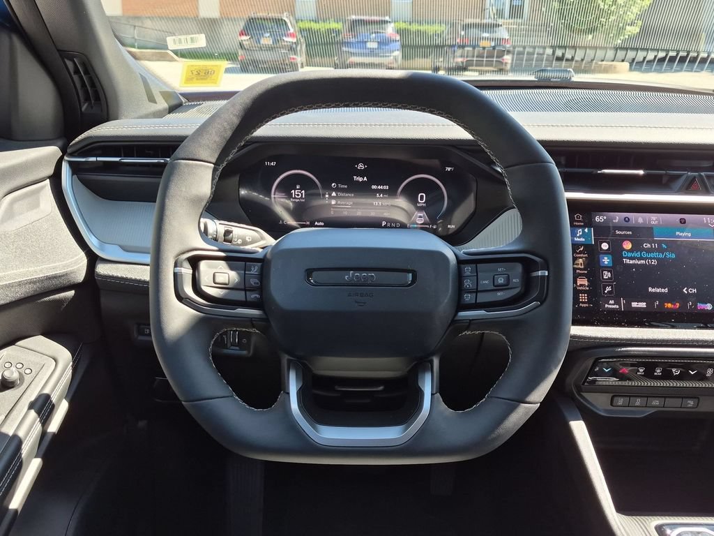 Used 2026 Jeep Cherokee Laredo AWD/4WD image 13