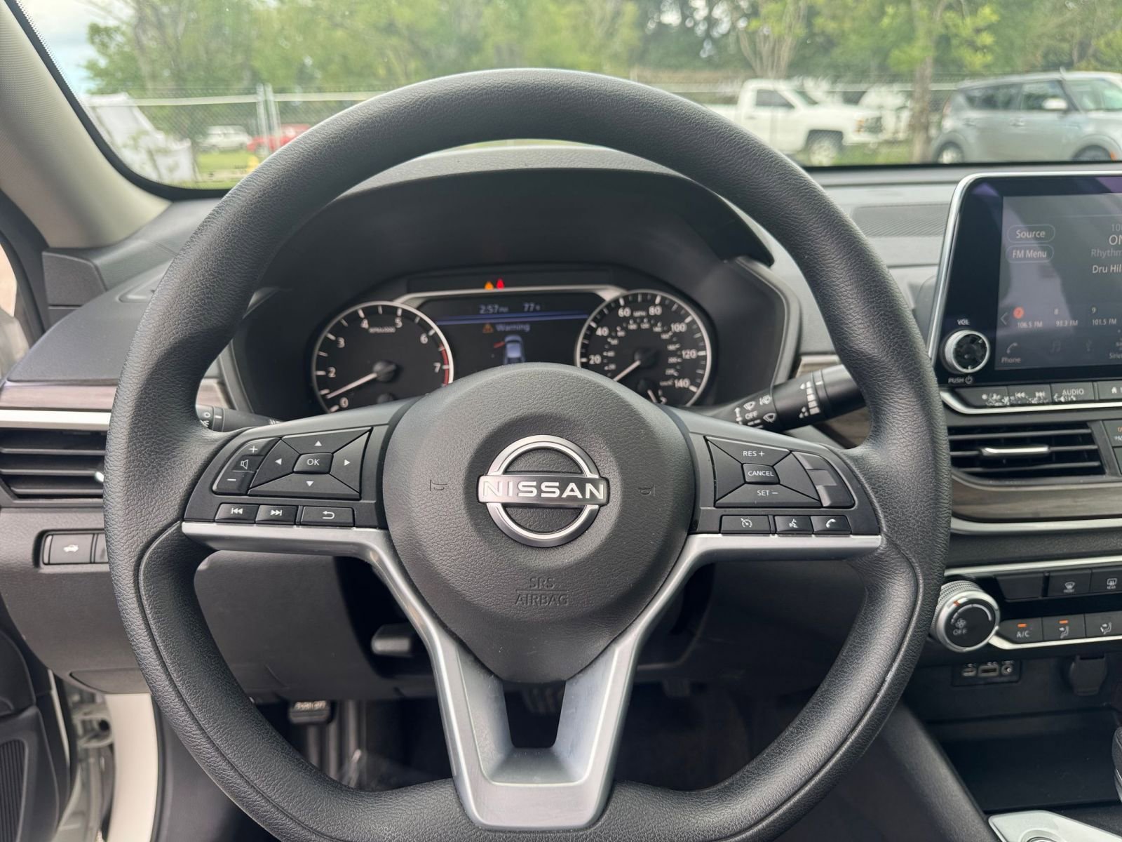 Used 2025 Nissan Altima 2.5 SV FWD image 28