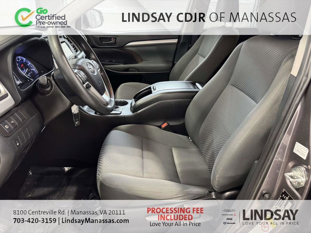 Used 2019 Toyota Highlander LE image 18