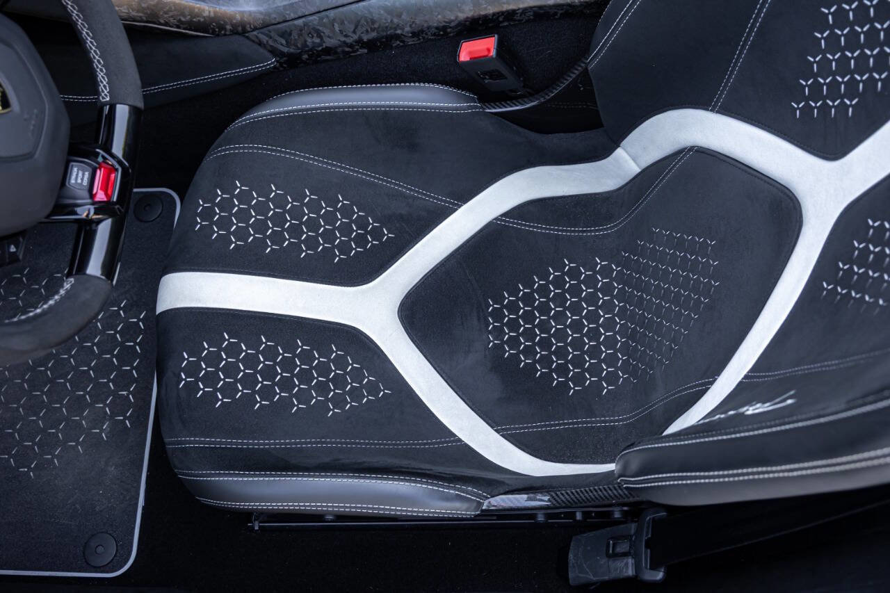 Used 2018 Lamborghini Huracan Performante image 53