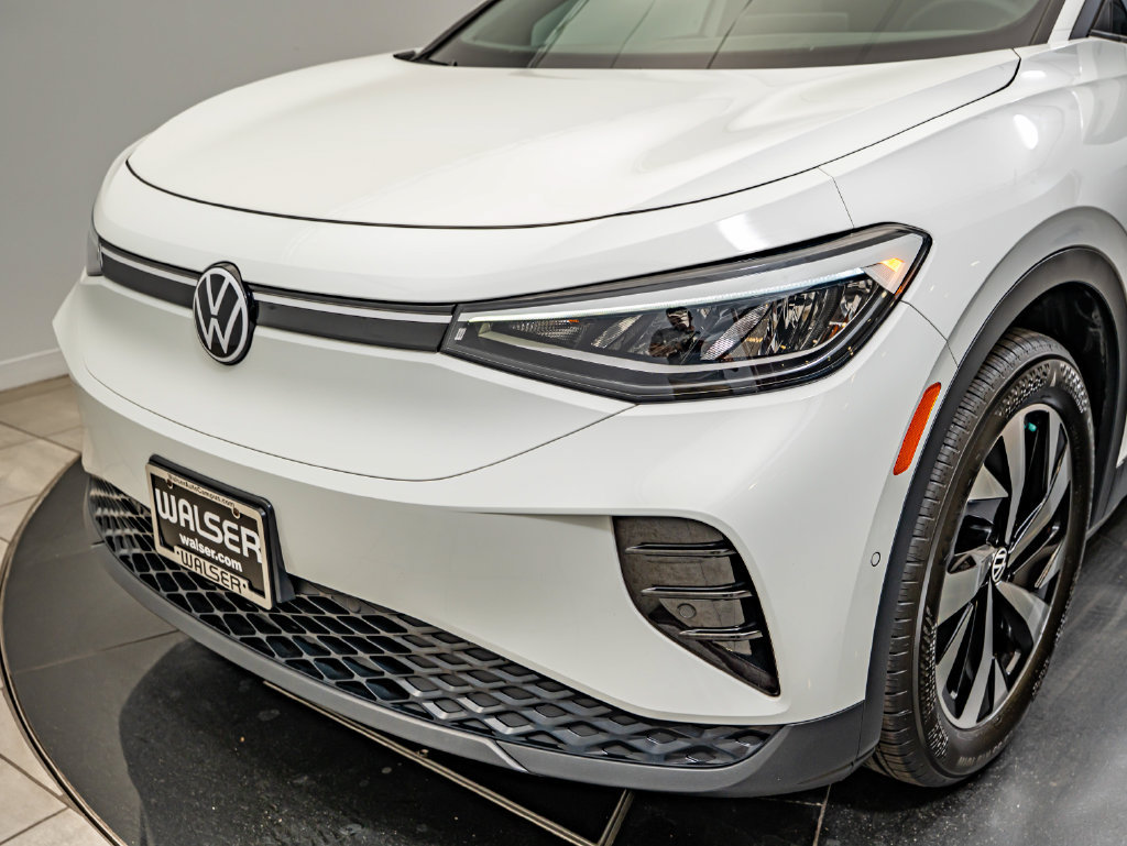 Used 2023 Volkswagen ID.4 2WD image 3
