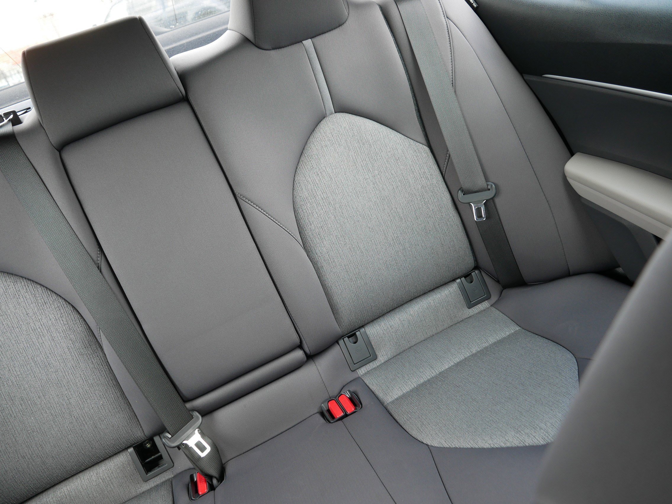 Used 2021 Toyota Camry LE FWD image 14