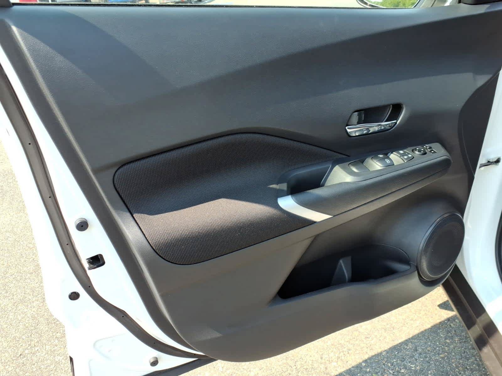 Certified 2024 Nissan Kicks SV FWD image 10