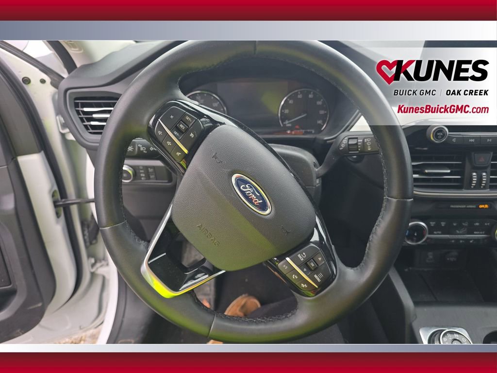 Used 2022 Ford Escape SEL image 10