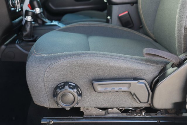 Used 2024 Jeep Wrangler Sport S image 9