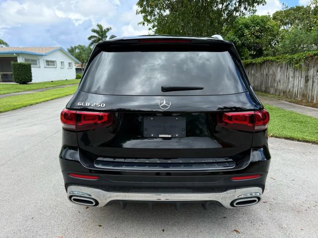 Used 2021 Mercedes-Benz GLB 250 image 3