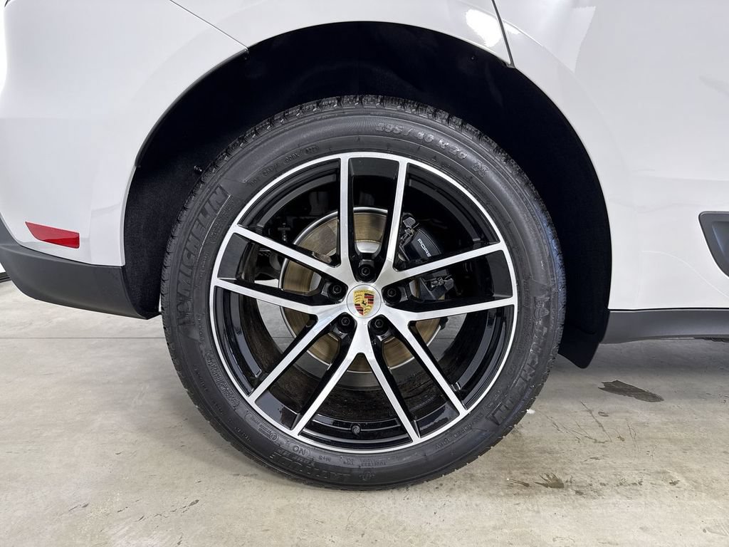 New 2026 Porsche Macan AWD/4WD image 16