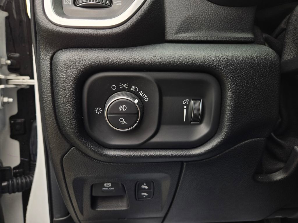 Used 2020 RAM 1500 Big Horn AWD/4WD image 15
