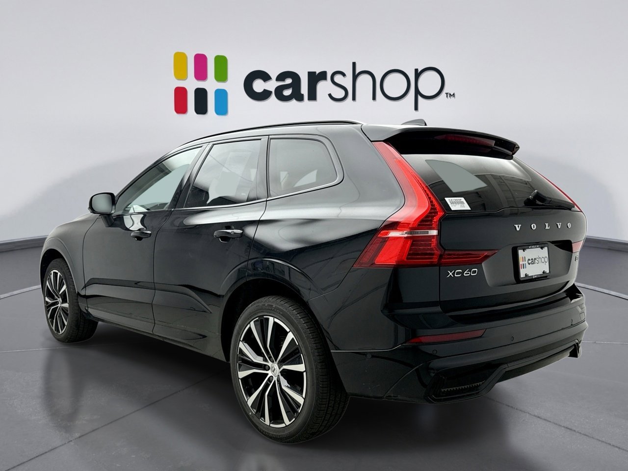 Used 2025 Volvo XC60 B5 Plus image 3