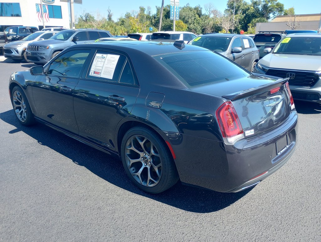 Used 2018 Chrysler 300 S w/ 300S Premium Group RWD image 5