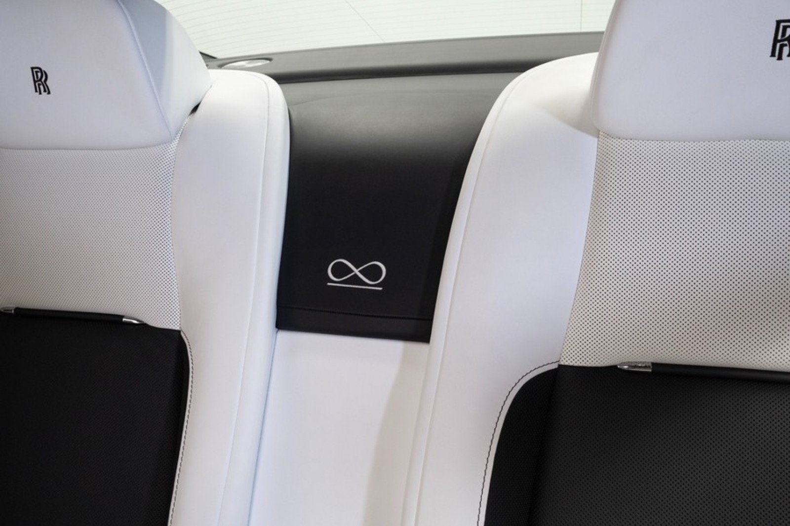 Used 2021 Rolls-Royce Wraith RWD image 43