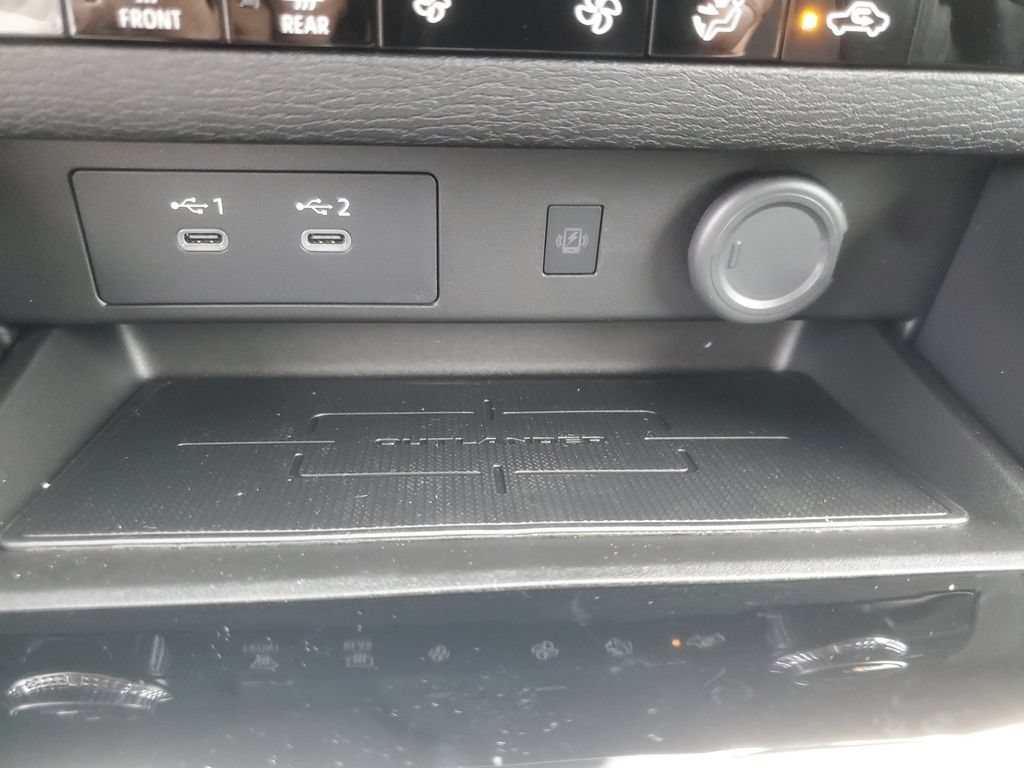 New 2026 Mitsubishi Outlander LE AWD/4WD image 30