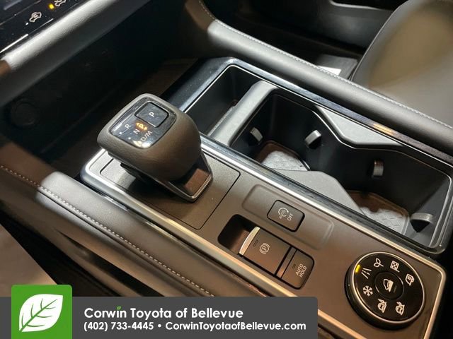 Used 2025 Nissan Pathfinder SL image 23