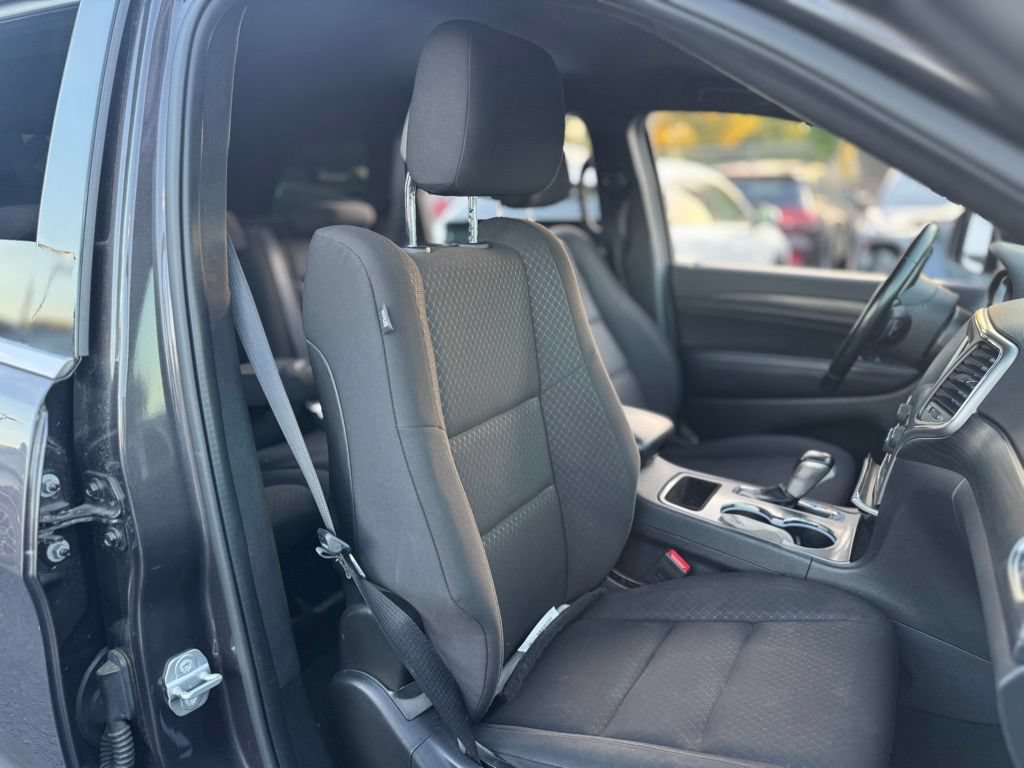 Used 2021 Jeep Grand Cherokee Laredo RWD image 15