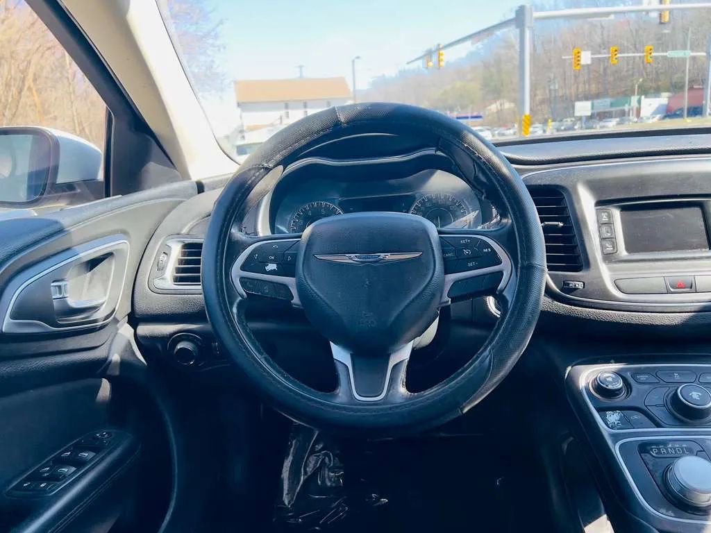 Used 2015 Chrysler 200 Limited w/ Convenience Group FWD image 16