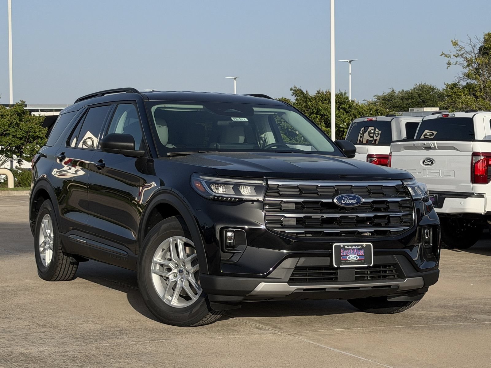 New 2026 Ford Explorer Active w/ Active Comfort Package RWD image 2