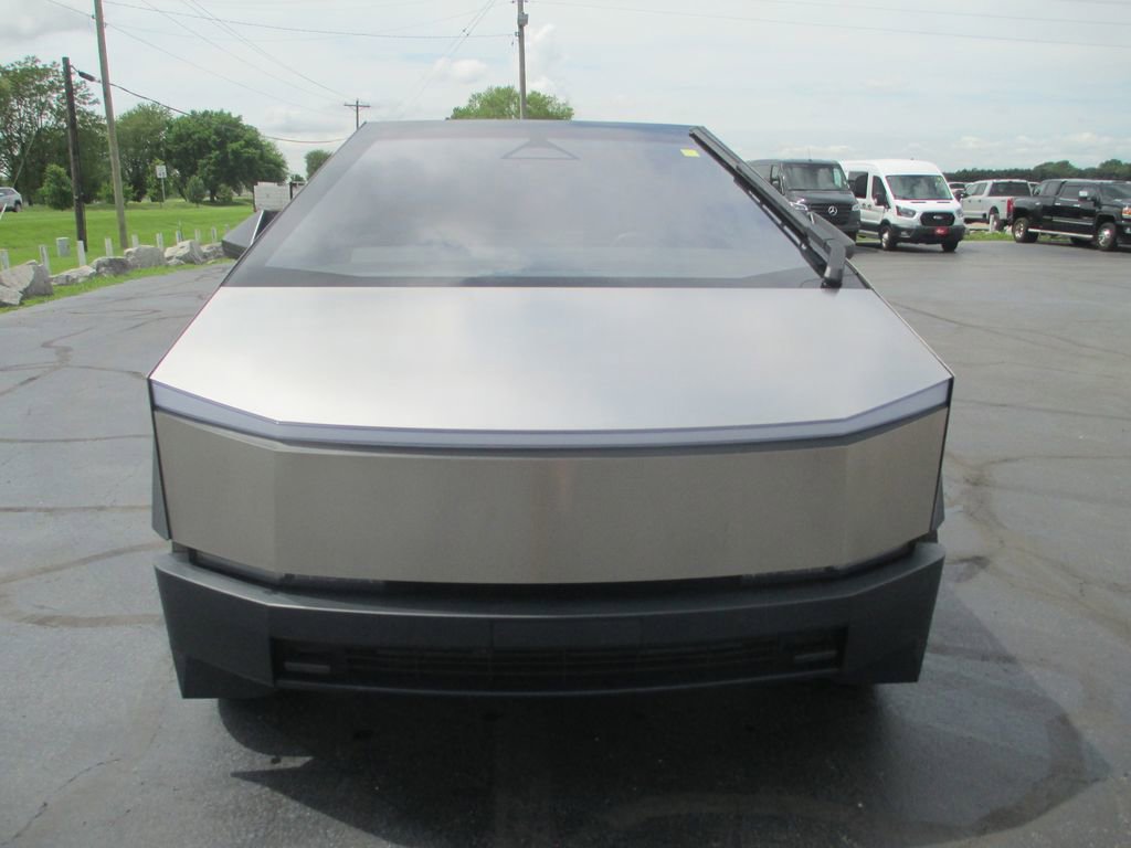 Used 2025 Tesla Cybertruck AWD Crew Cab image 10