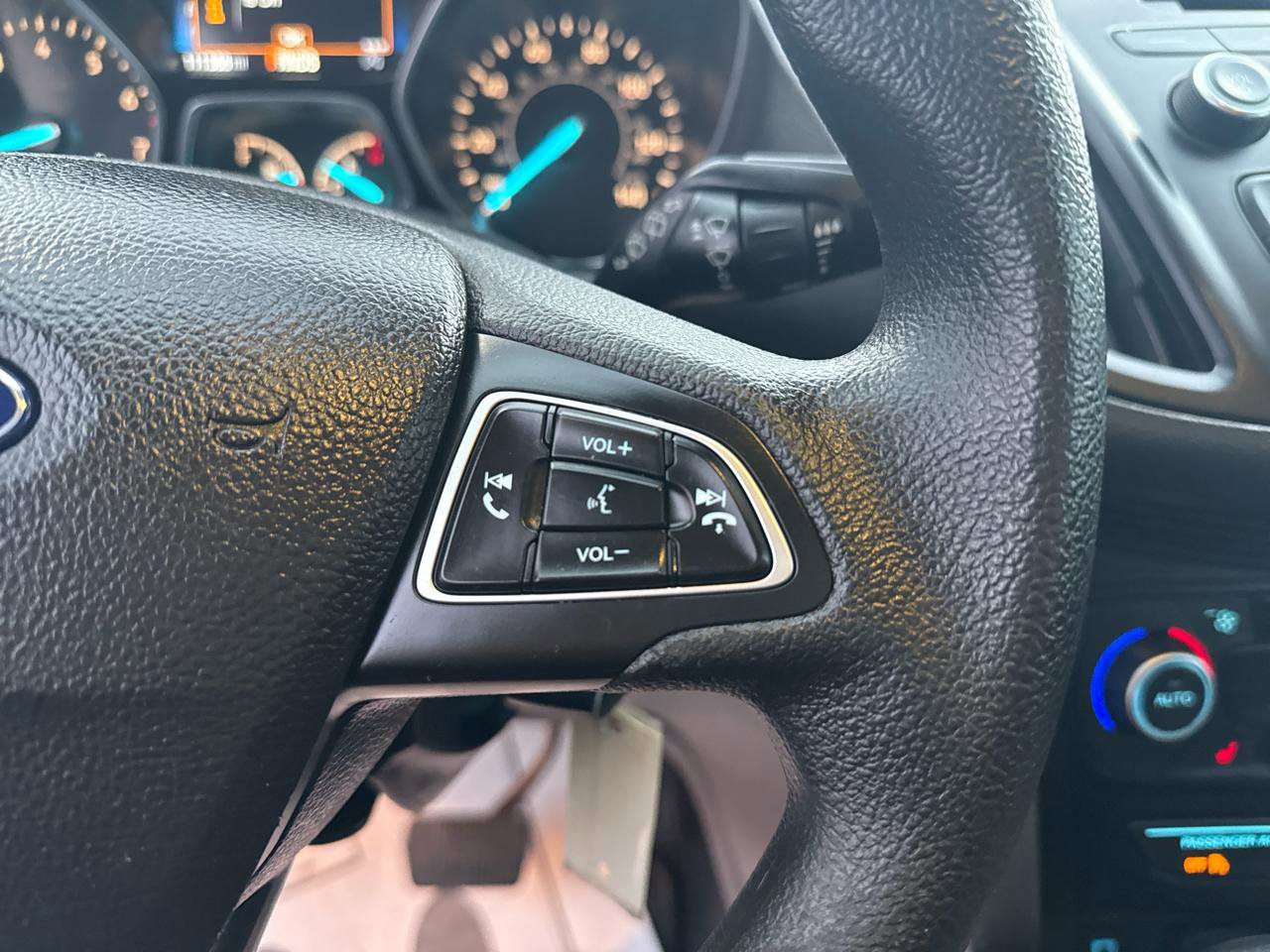 Used 2018 Ford Escape SE image 18