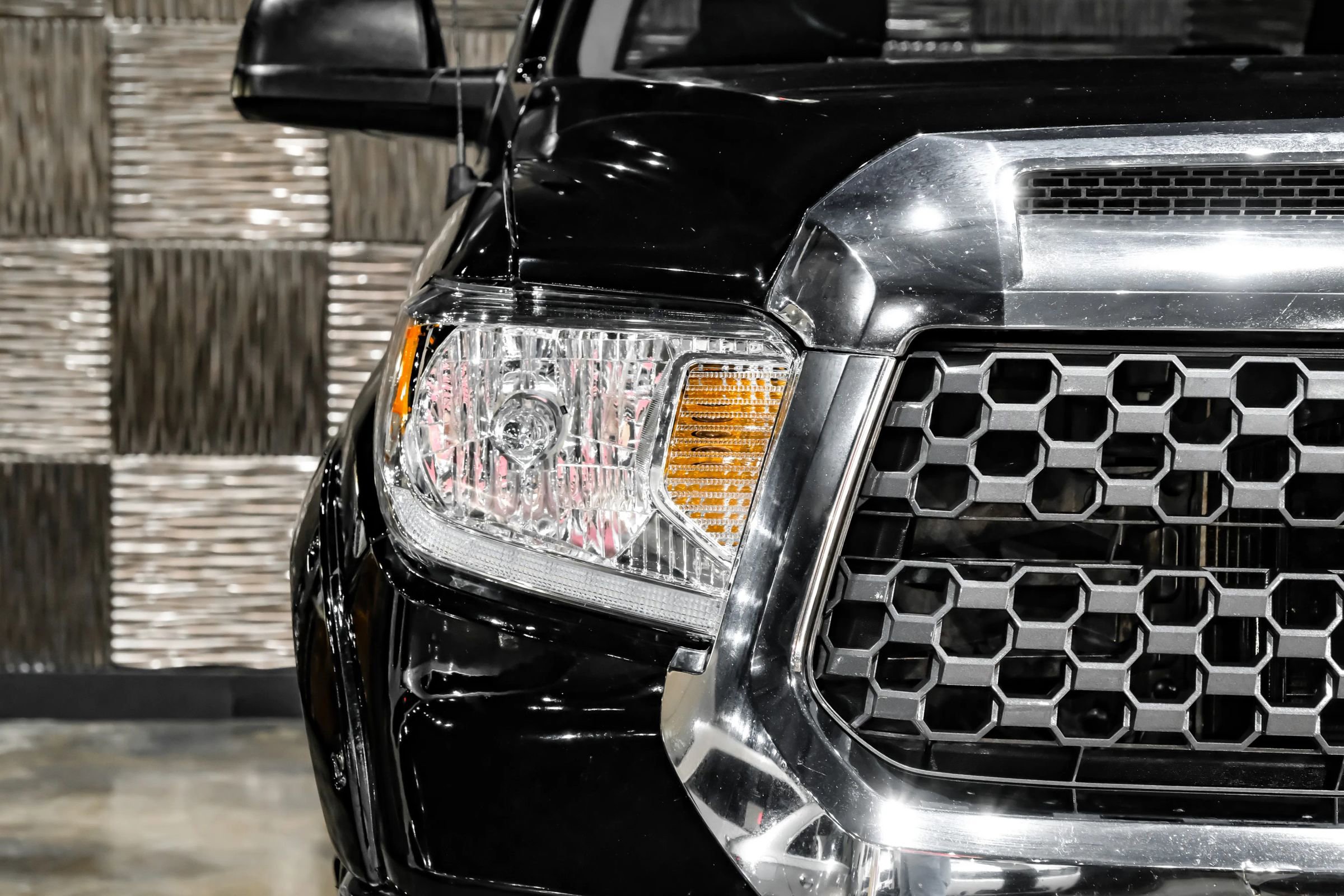 Used 2019 Toyota Tundra SR5 w/ SR5 Upgrade Package AWD/4WD image 56