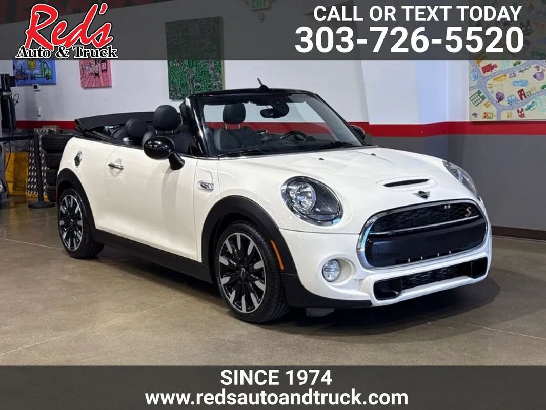 Used 2019 MINI Cooper S w/ Signature Upholstery Package FWD image 1
