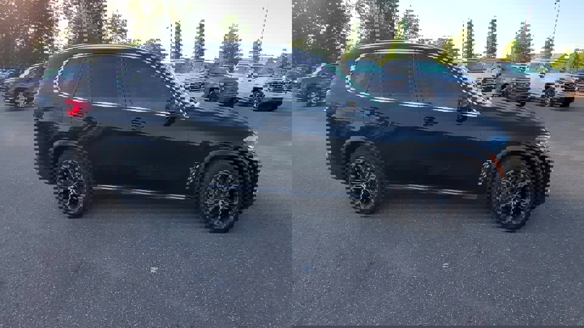 Used 2022 BMW X5 sDrive40i w/ Parking Assistance Package image 41