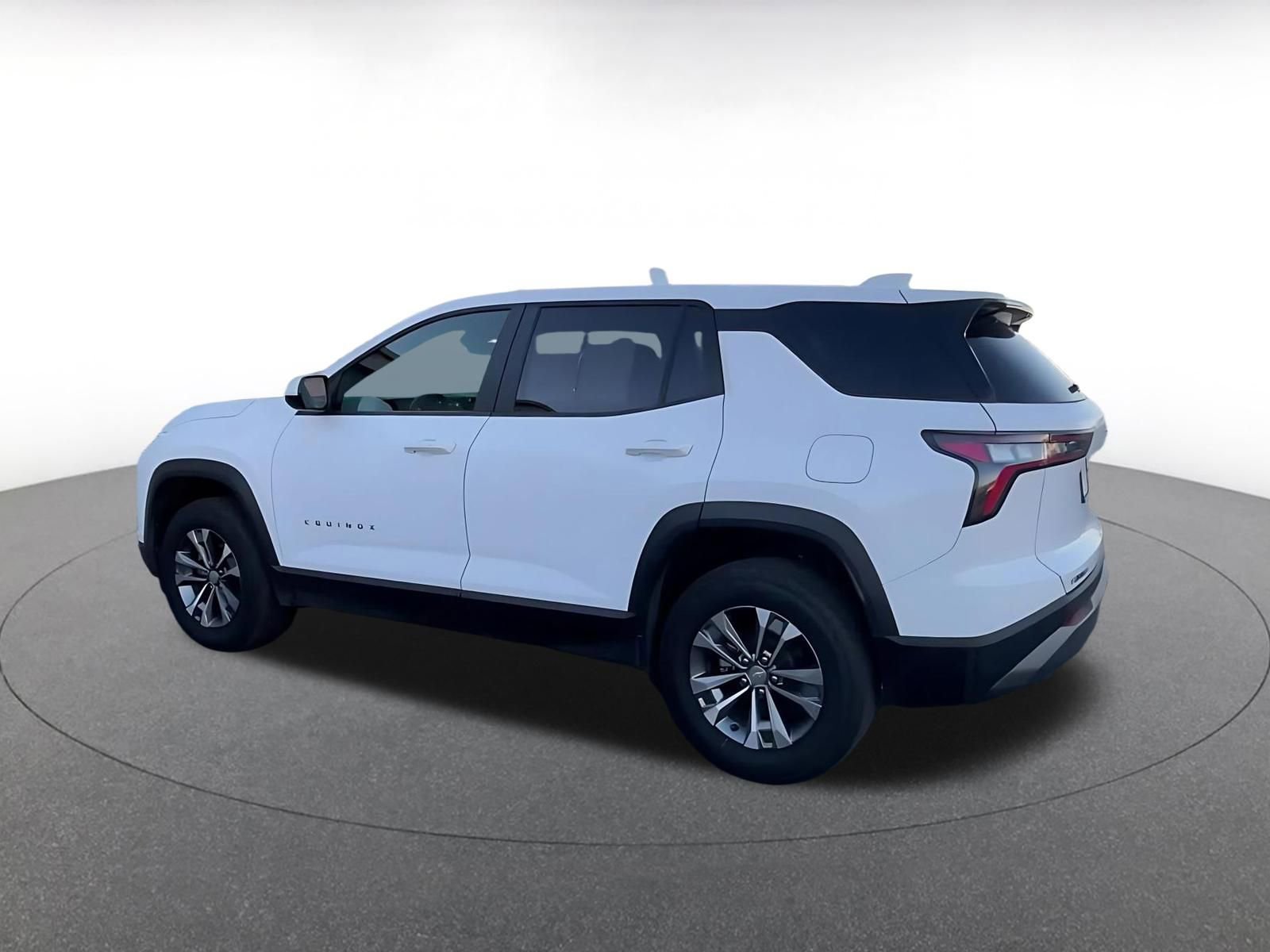 Used 2025 Chevrolet Equinox LT FWD image 10