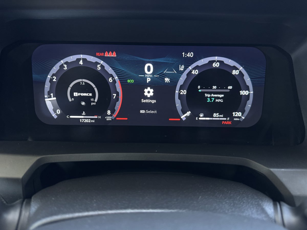 Used 2024 Toyota Tacoma TRD Sport AWD/4WD image 31