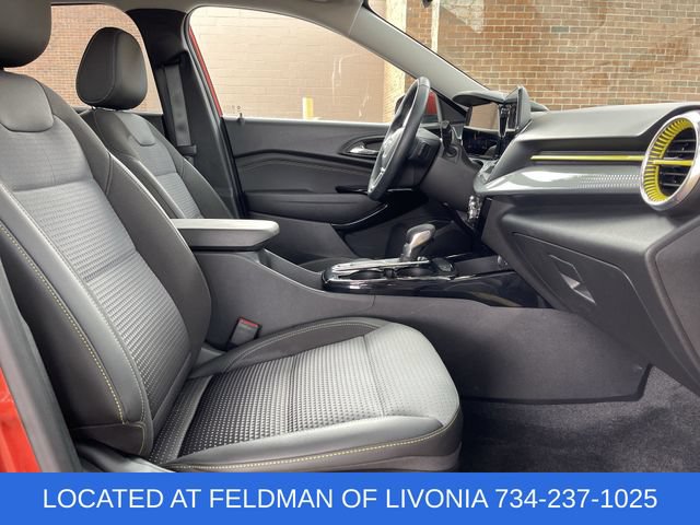 Certified 2024 Chevrolet Trax LT w/ Driver Confidence Package FWD image 26