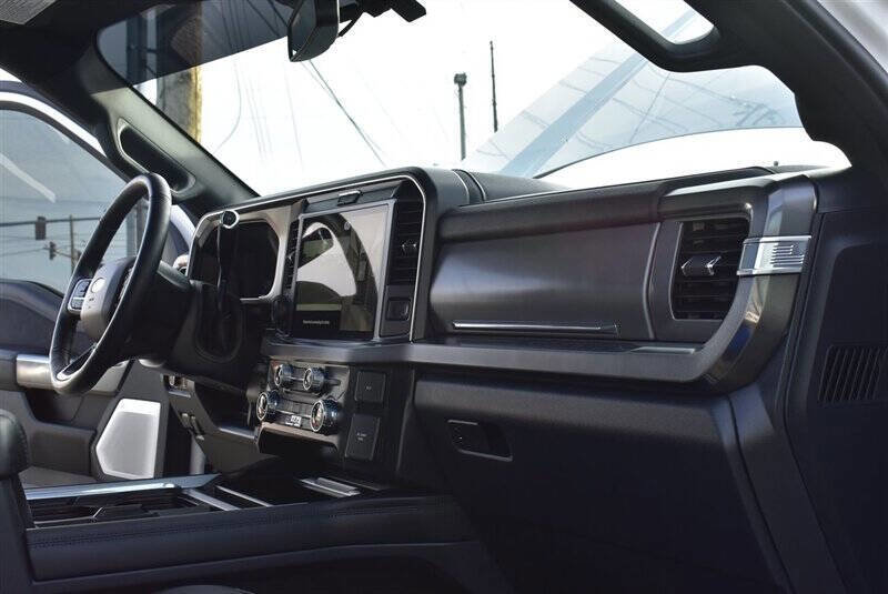 Used 2025 Ford F350 Platinum w/ FX4 Off-Road Package image 27