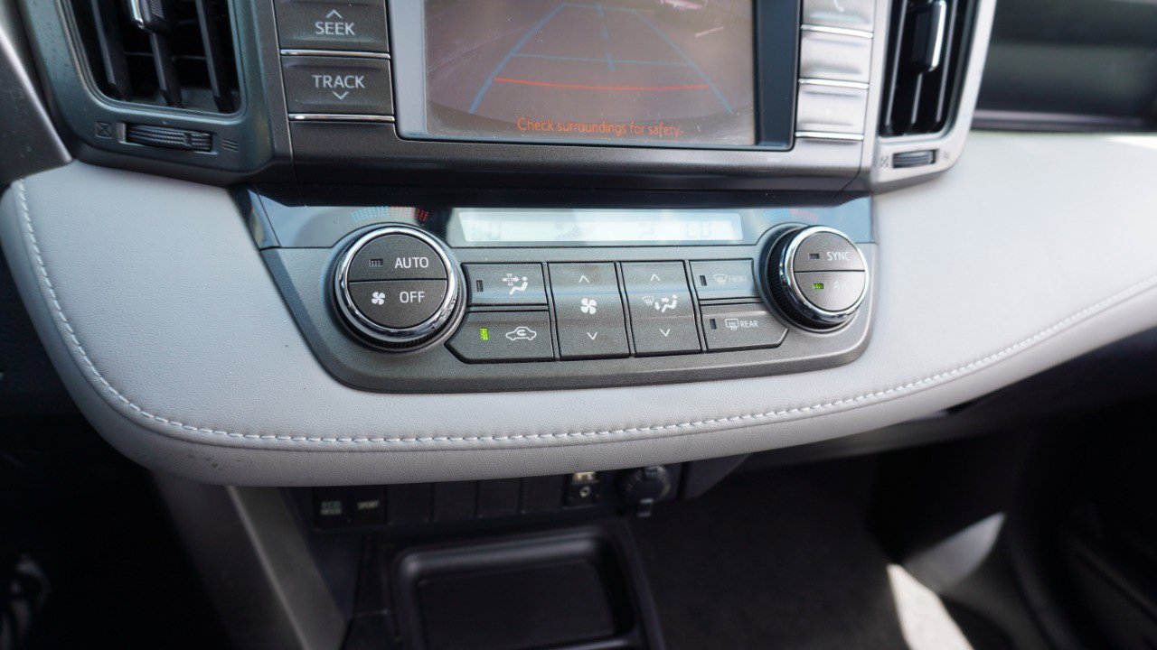 Used 2013 Toyota RAV4 XLE image 18