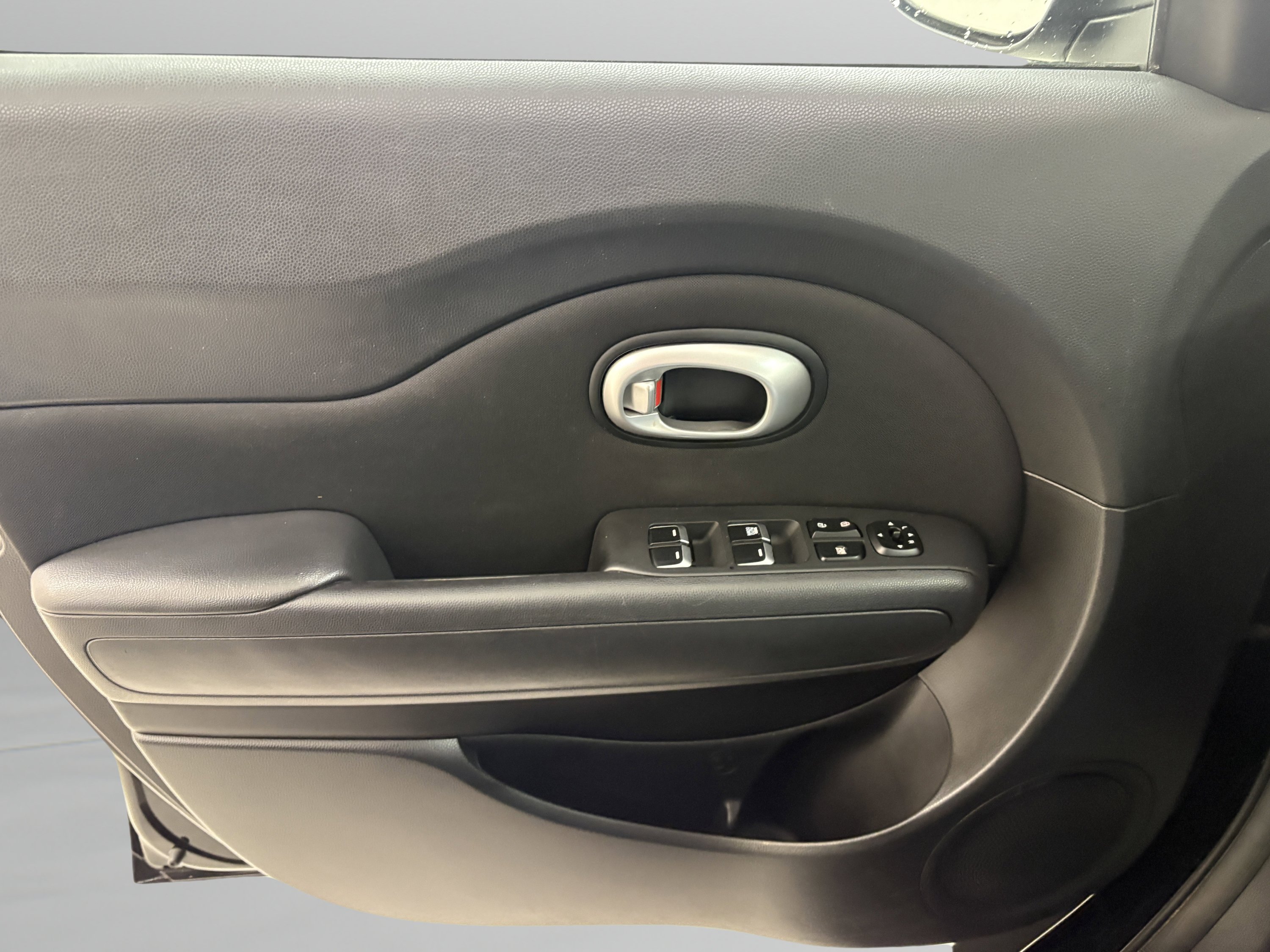 Used 2017 Kia Soul FWD image 23