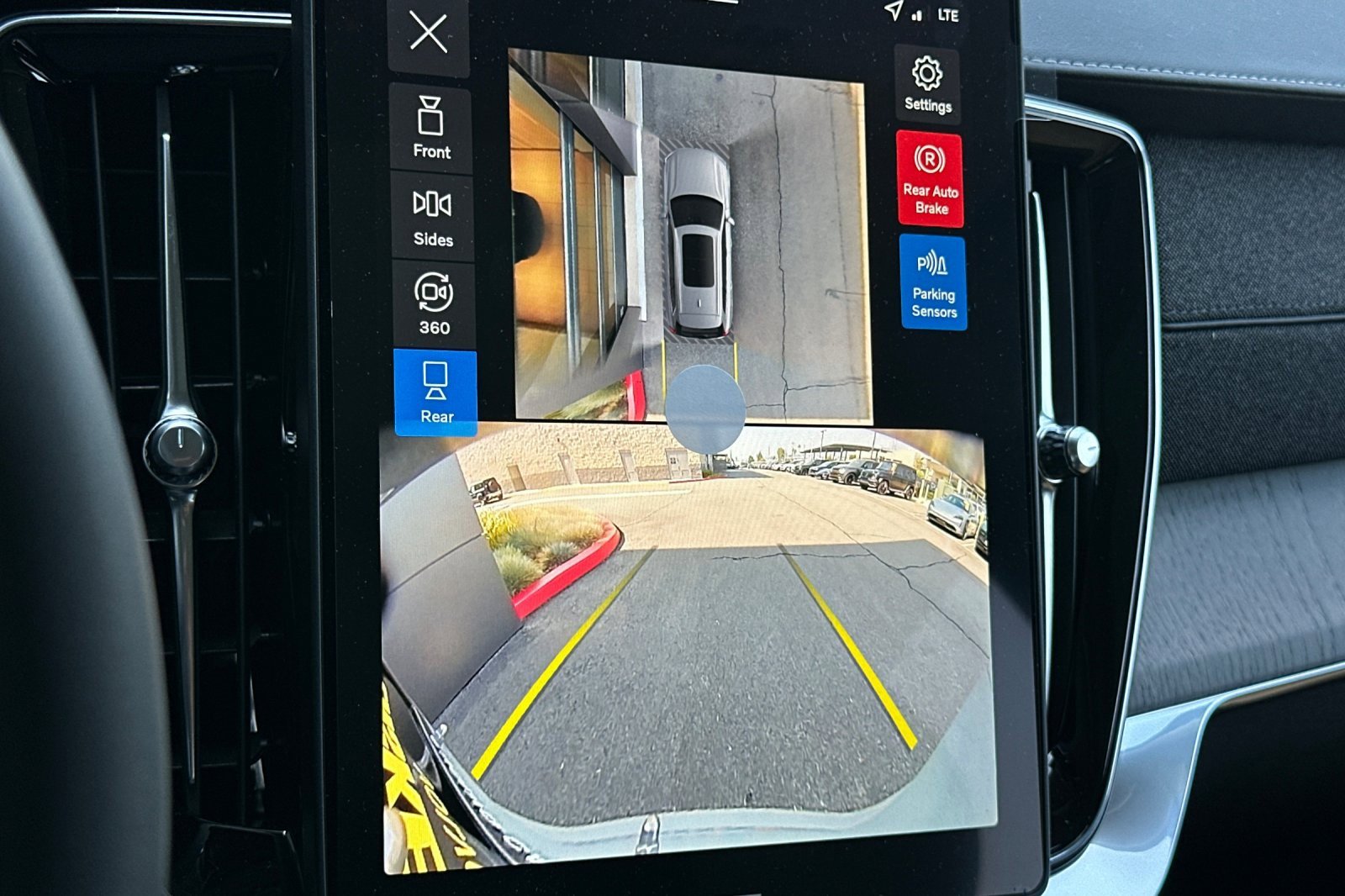 New 2026 Volvo XC90 B6 Ultra w/ Protection Package image 24