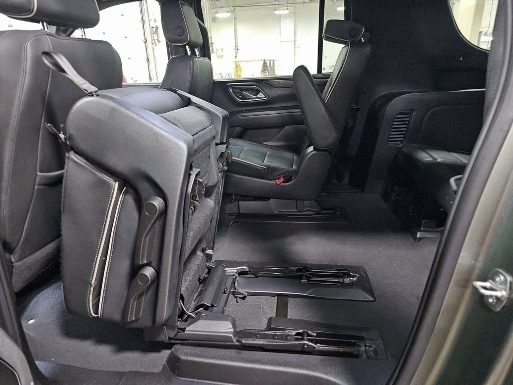 Used 2023 Chevrolet Suburban Premier image 5