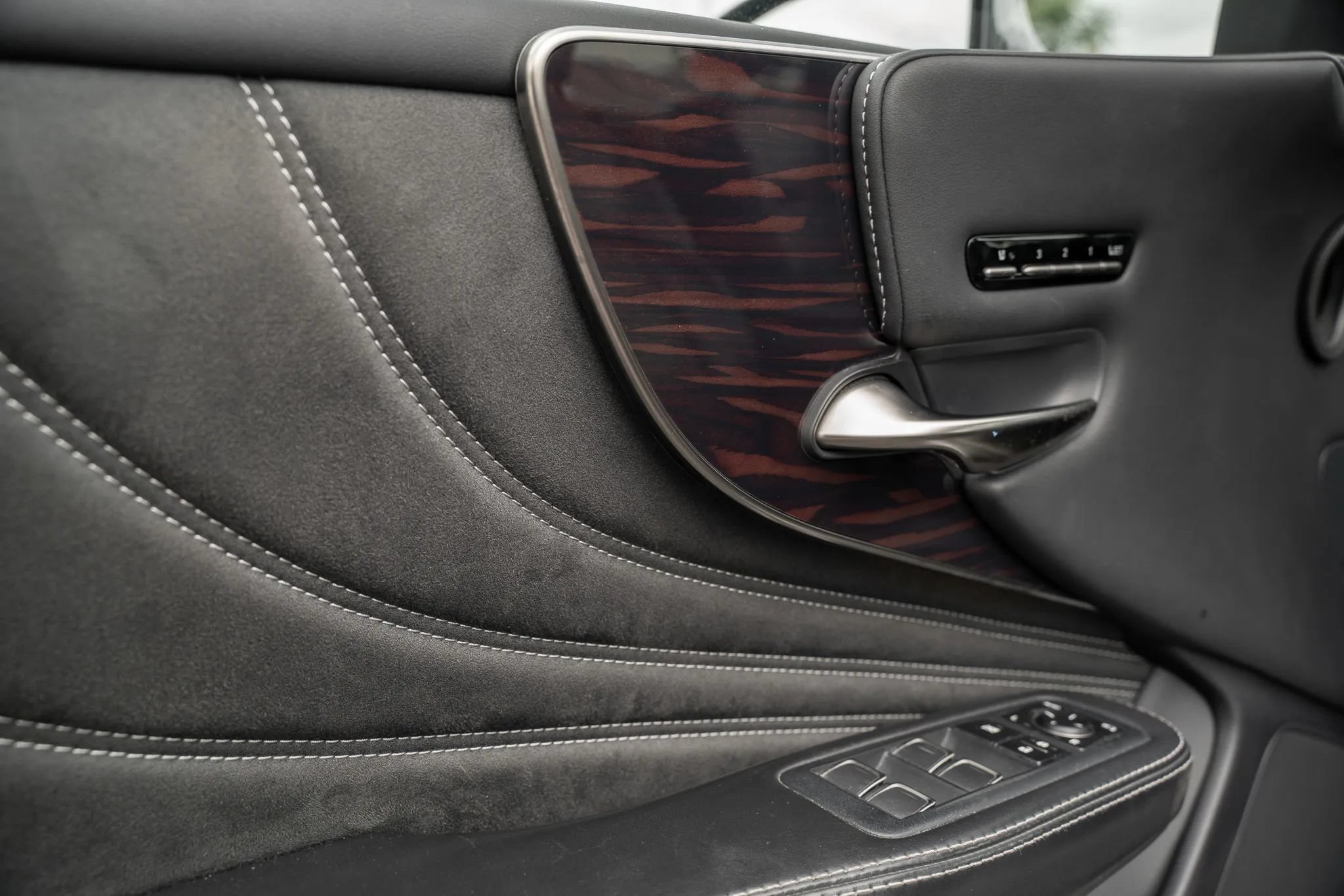 Used 2018 Lexus LS 500 AWD w/ Interior Upgrade Package image 19